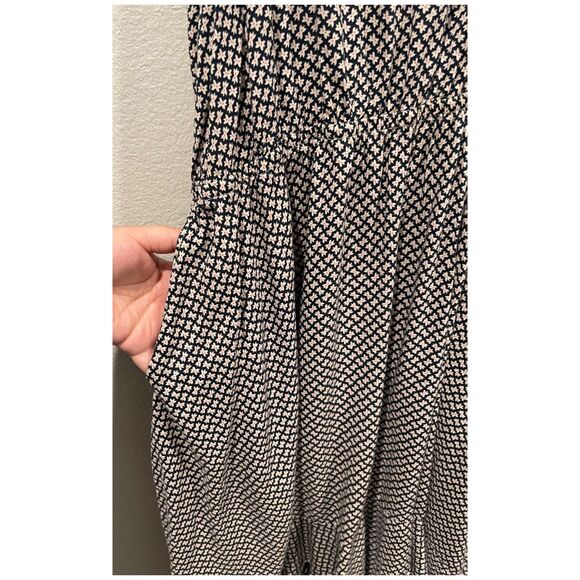 COMME TOI Floral White Navy Pockets Spaghetti Straps Midi Dress - Picture 4 of 5